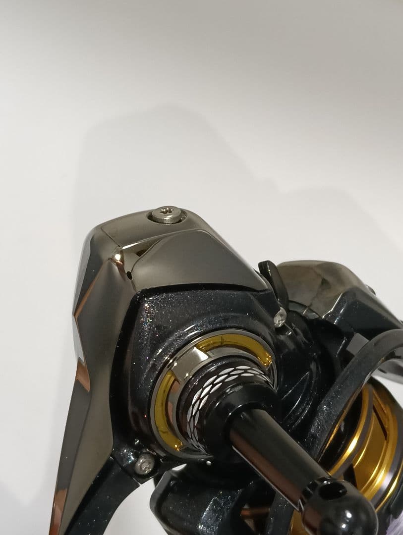 美品■カスタム■ダイワ 18 レガリス LT2500S-XH ゴメクサス部品