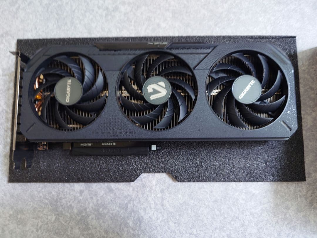 【最終値下げ！！3/7まで！】GIGABYTE GEFORCE RTX 5050