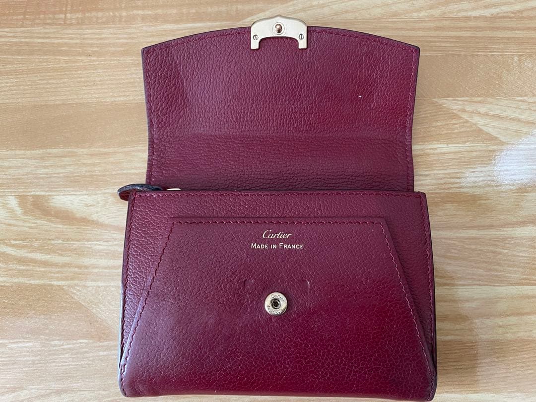 Cartier(カルティエ)Cドゥ　バーガンディ　二つ折り財布