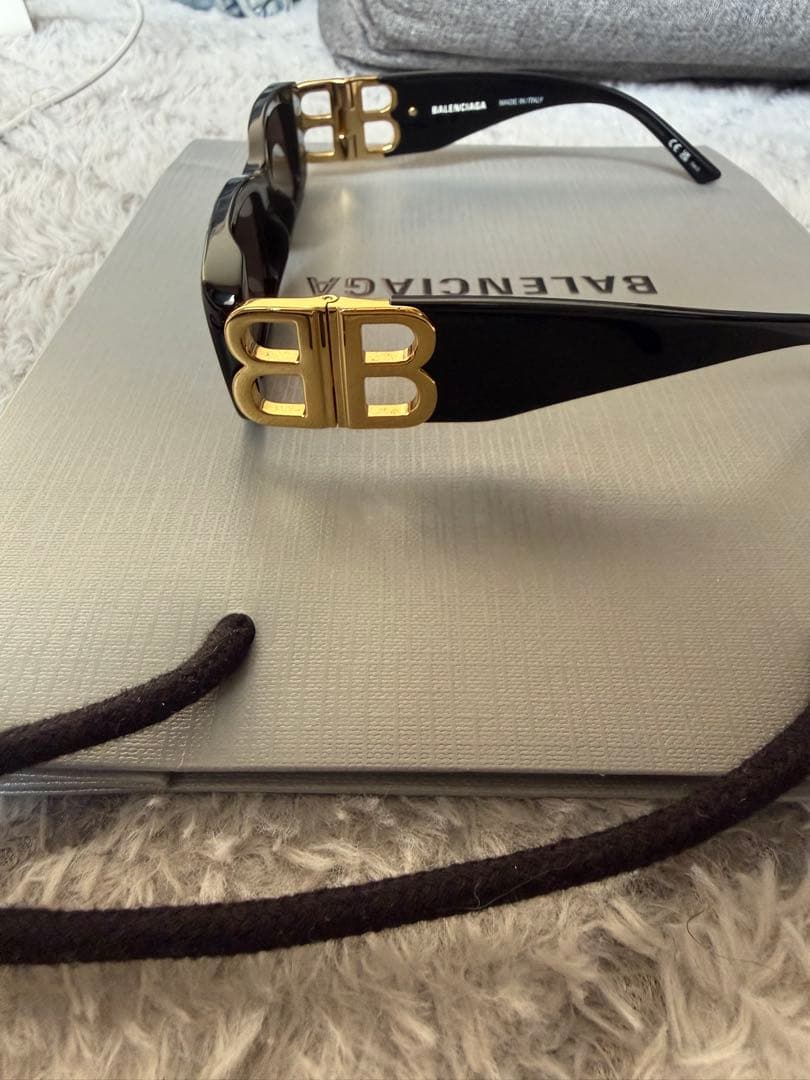 BALENCIAGA サングラス　ブラック
