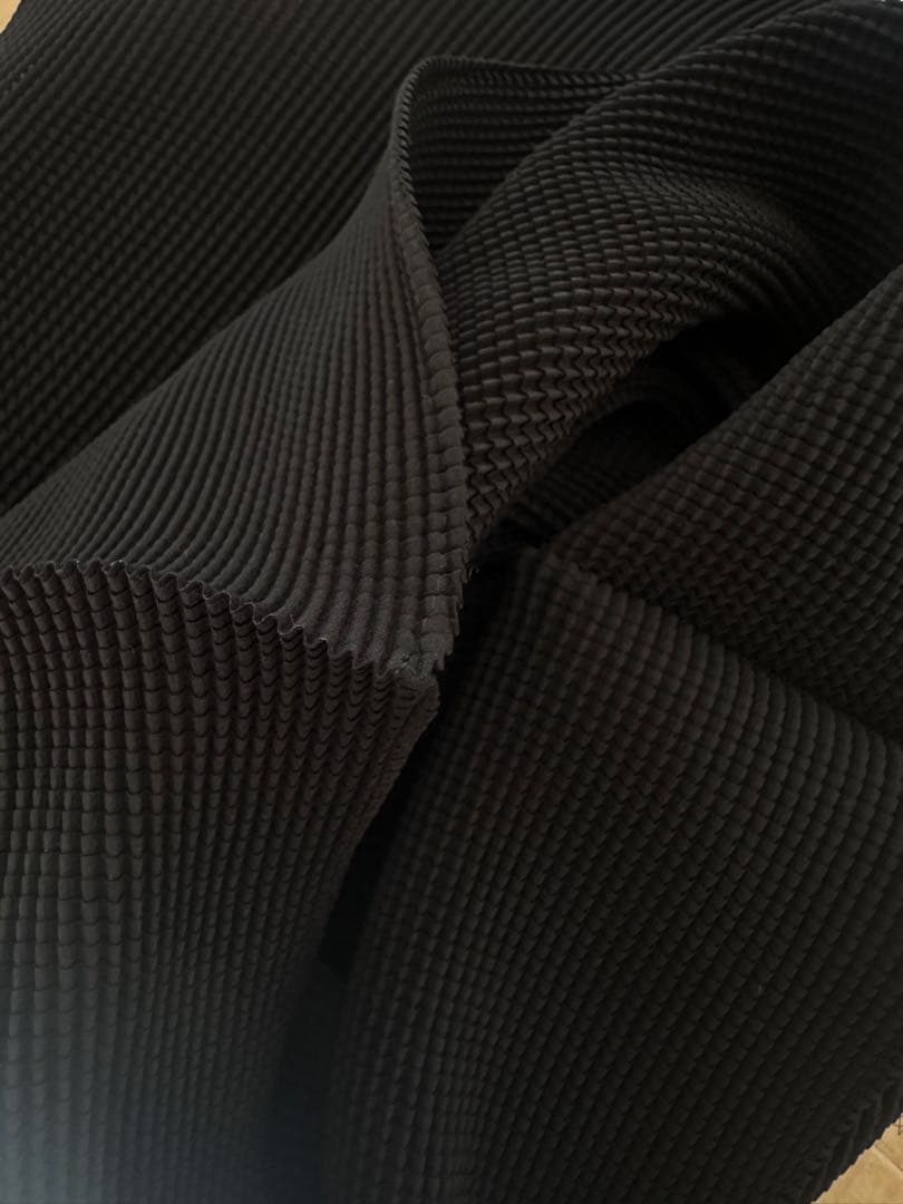 me ISSEY MIYAKE ハイネック 半袖 トップス ブラック