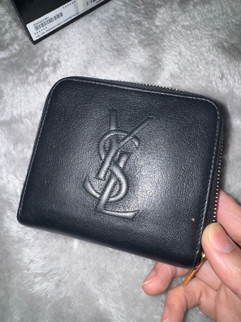 Yves Saint Laurent ブラックレザー二つ折り財布