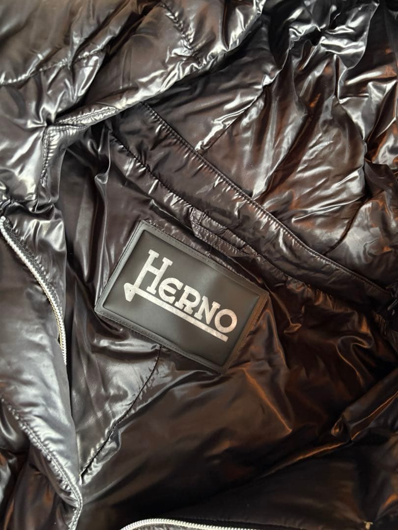 【最終価格】本日限定　HERNO サイズ42 Mサイズ　新品未使用