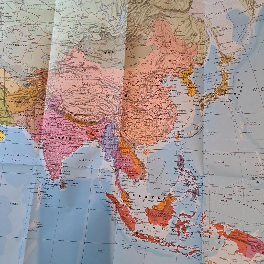 世界地図 The World English Edition 世界旅行が好きな方