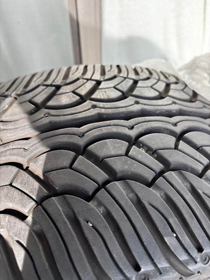 ！バリ溝23年製造年！255/35r22 ヨコハマパラダ