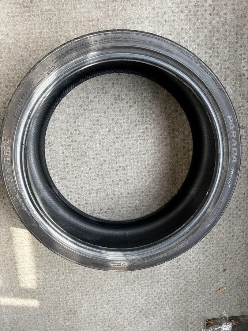 ！バリ溝23年製造年！255/35r22 ヨコハマパラダ