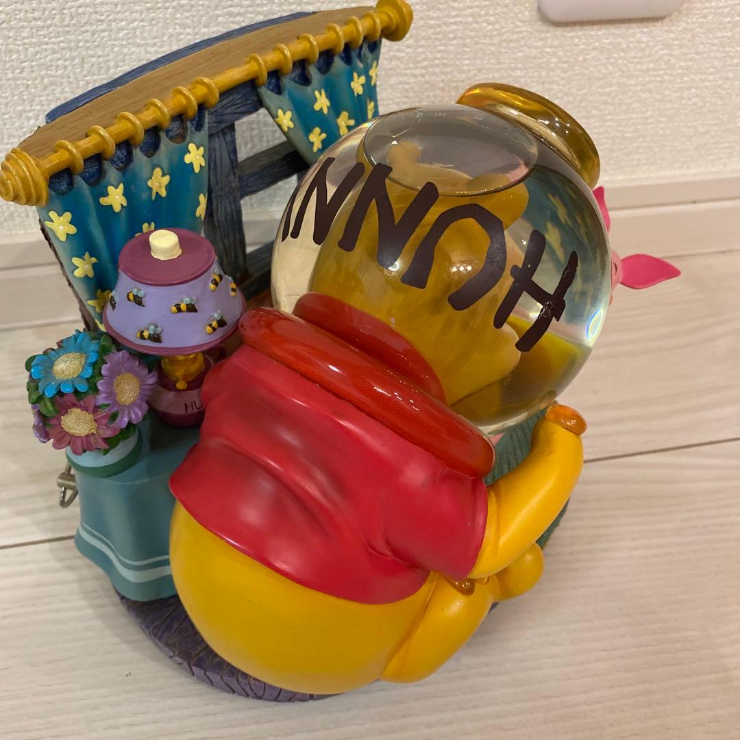 ディズニー くまのプーさん ハニーポット オルゴール付き　スノードーム