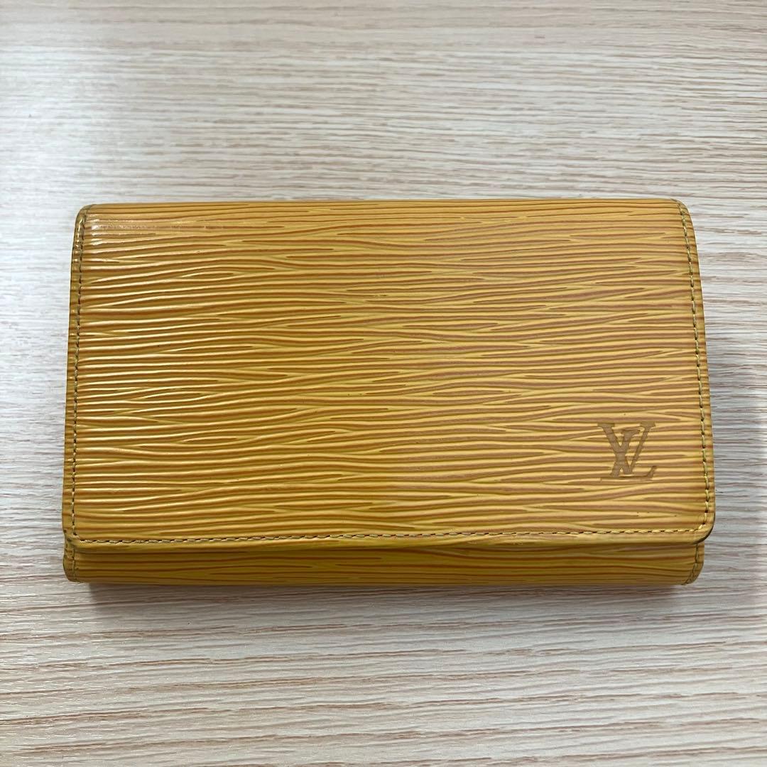 《美品》 ルイヴィトン エピ ポルトモネ ビエ トレゾール 二つ折り財布