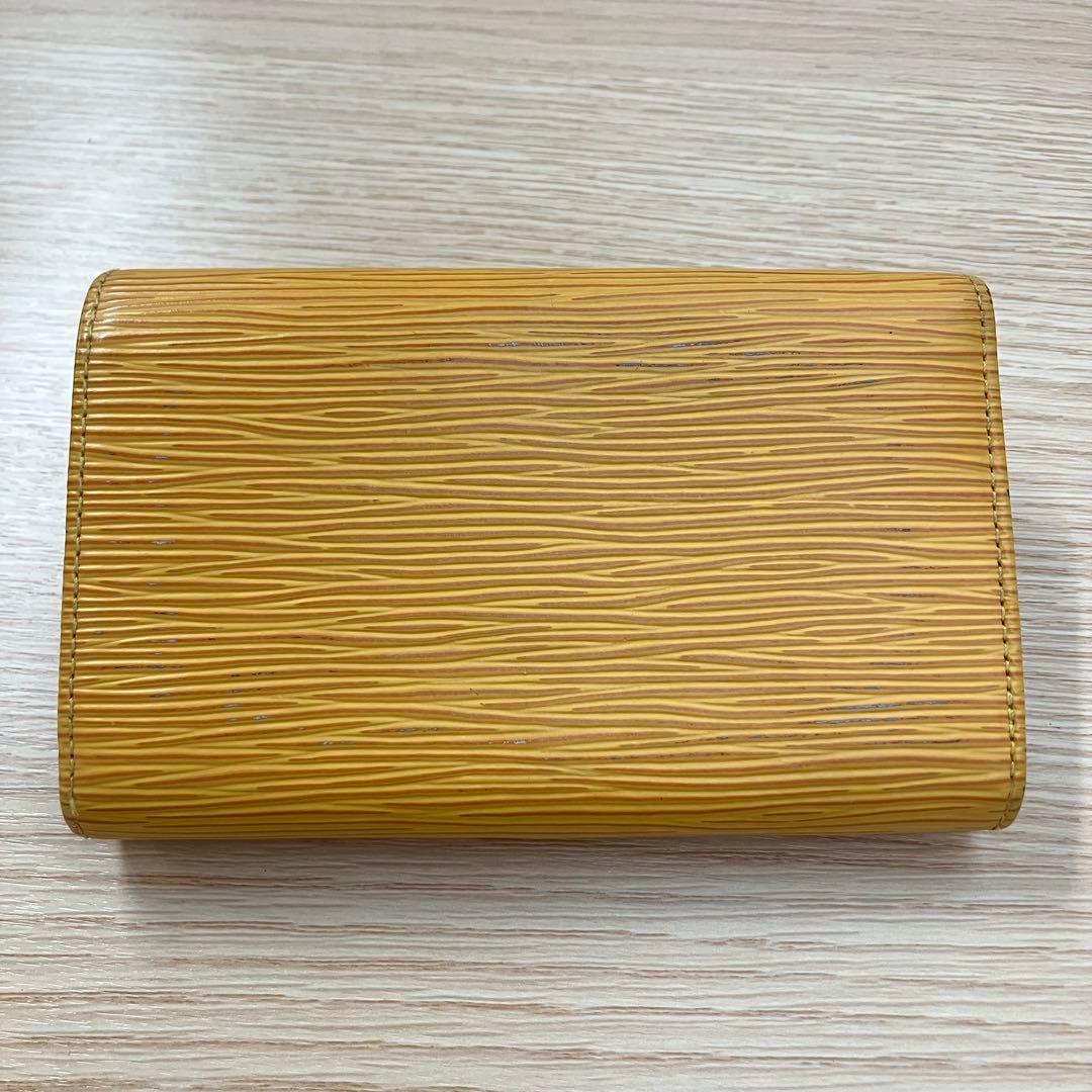 《美品》 ルイヴィトン エピ ポルトモネ ビエ トレゾール 二つ折り財布