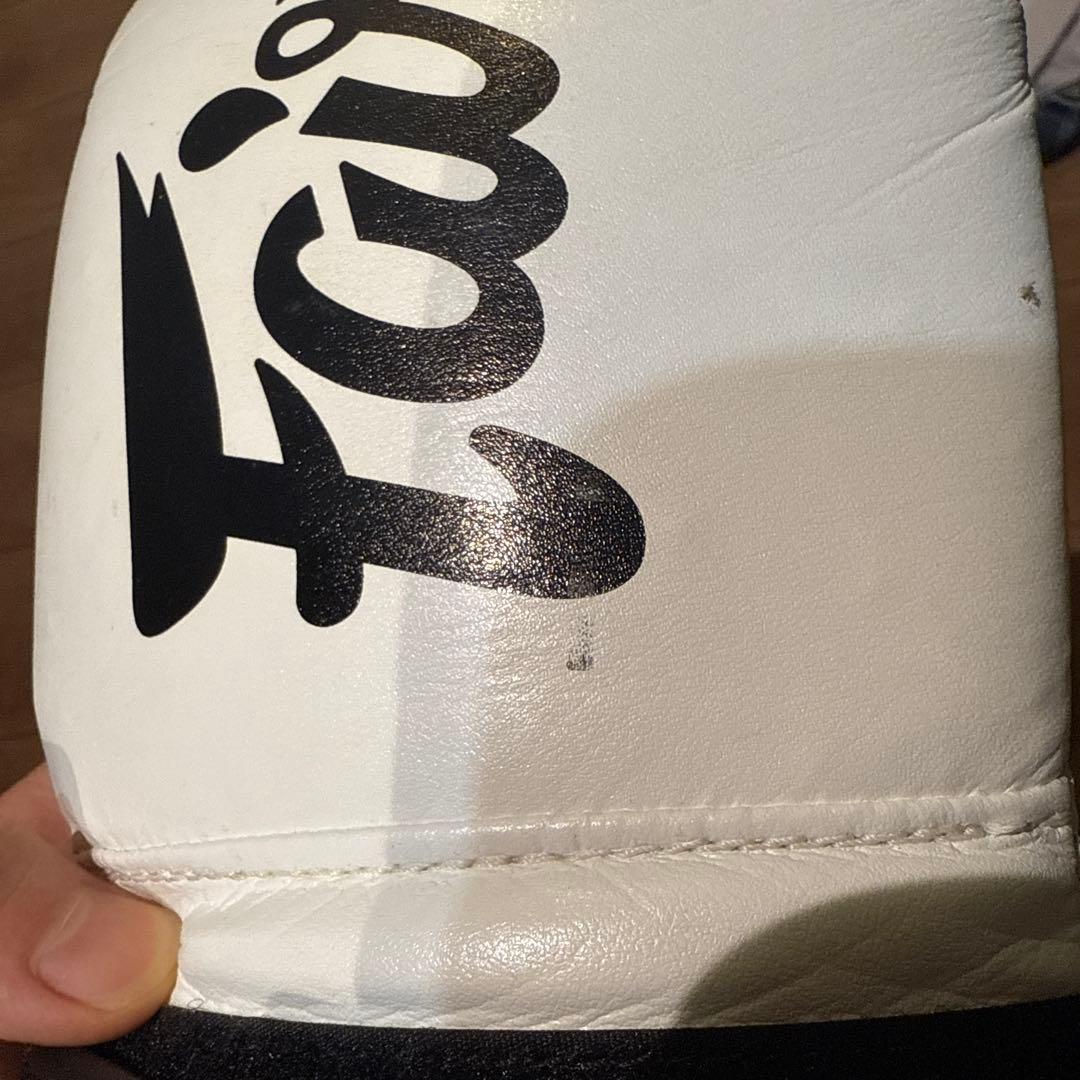 フェアテックス　Fairtex ボクシンググローブ 14oz ホワイト