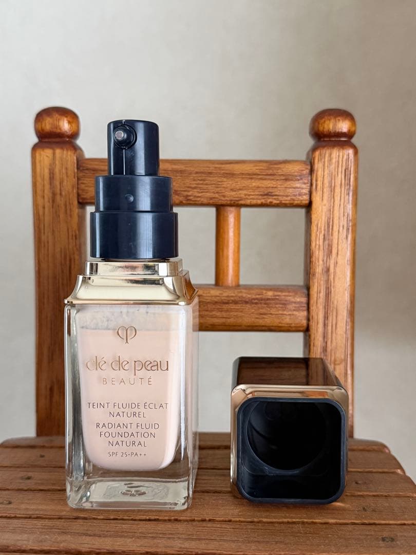 クレドポーボーテ タンフリュイドエクラ ナチュレル ファンデーション