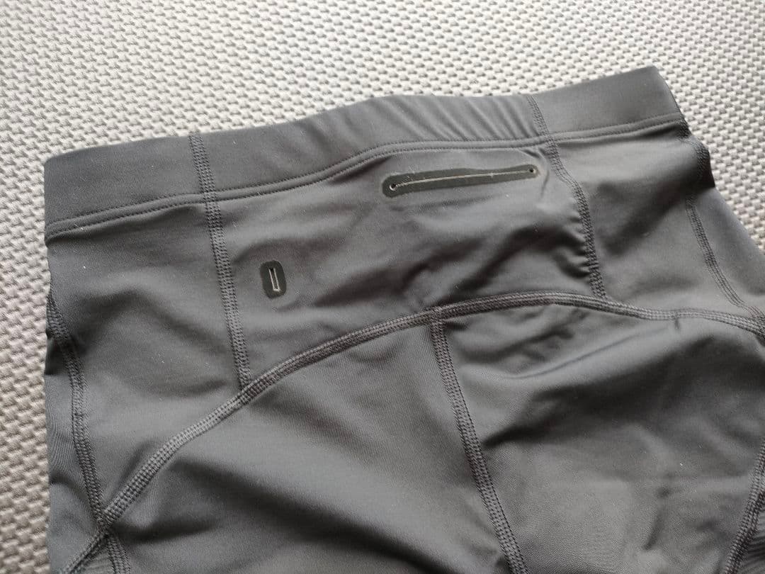 【使用2.3回の美品】ツータイムズユー 2XU ハーフタイツ メンズ　M