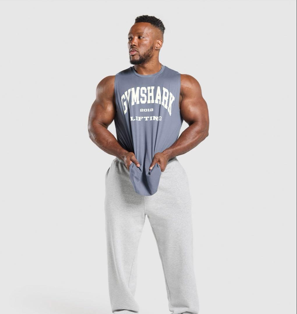 ジムシャーク　GYMSHIRK タンクトップ　新品　未使用