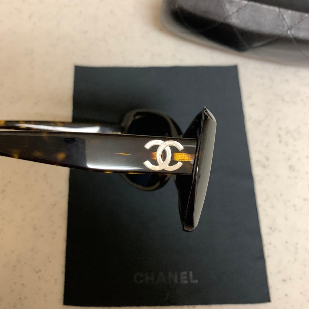 美品　未使用に近い　CHANEL シャネル　サングラス ケース付き