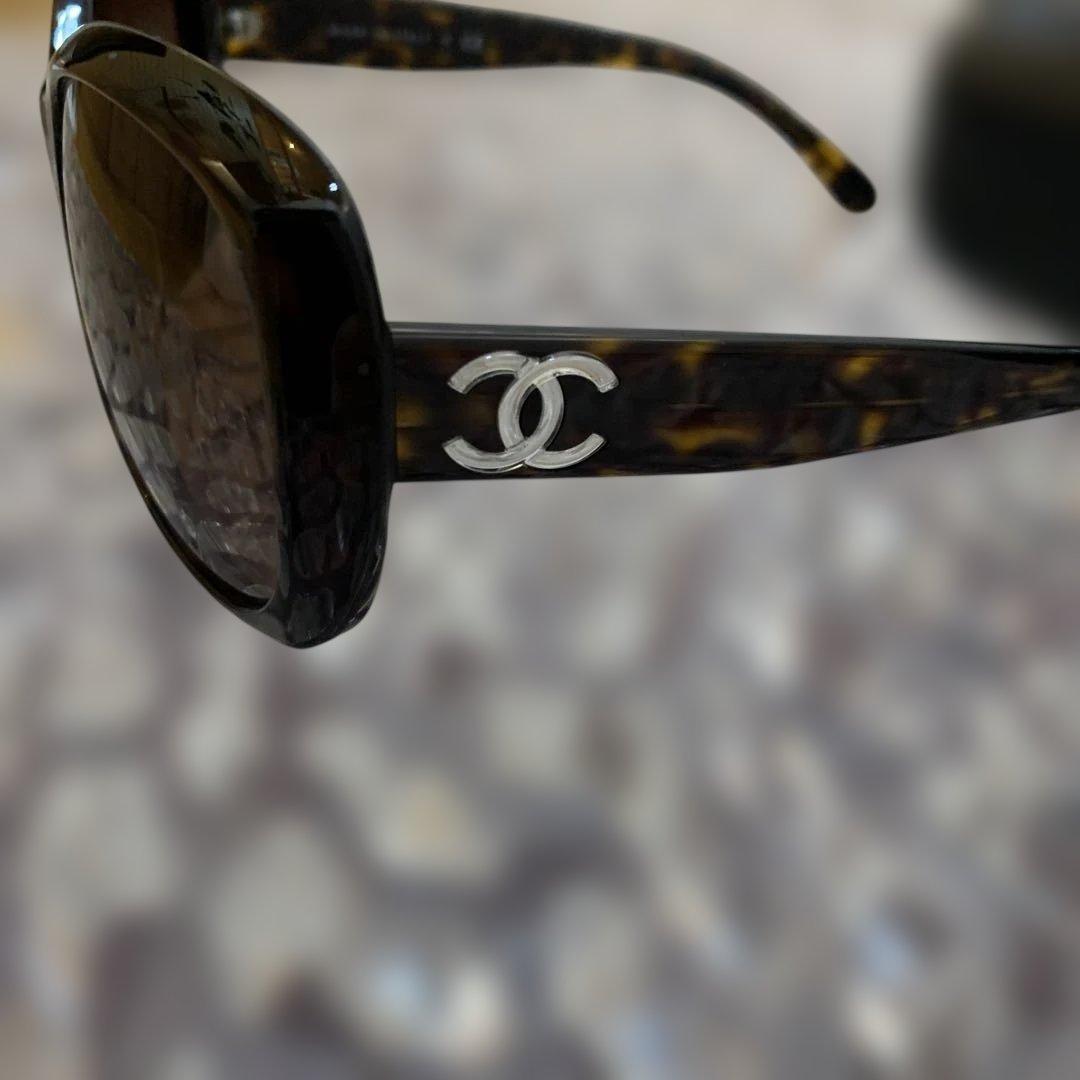 美品　未使用に近い　CHANEL シャネル　サングラス ケース付き