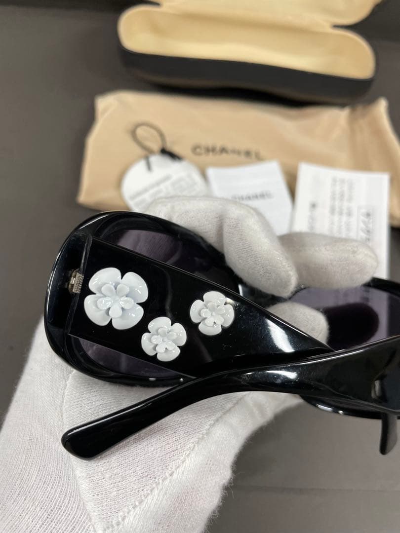 CHANEL カメリアブラック オーバーサイズサングラス