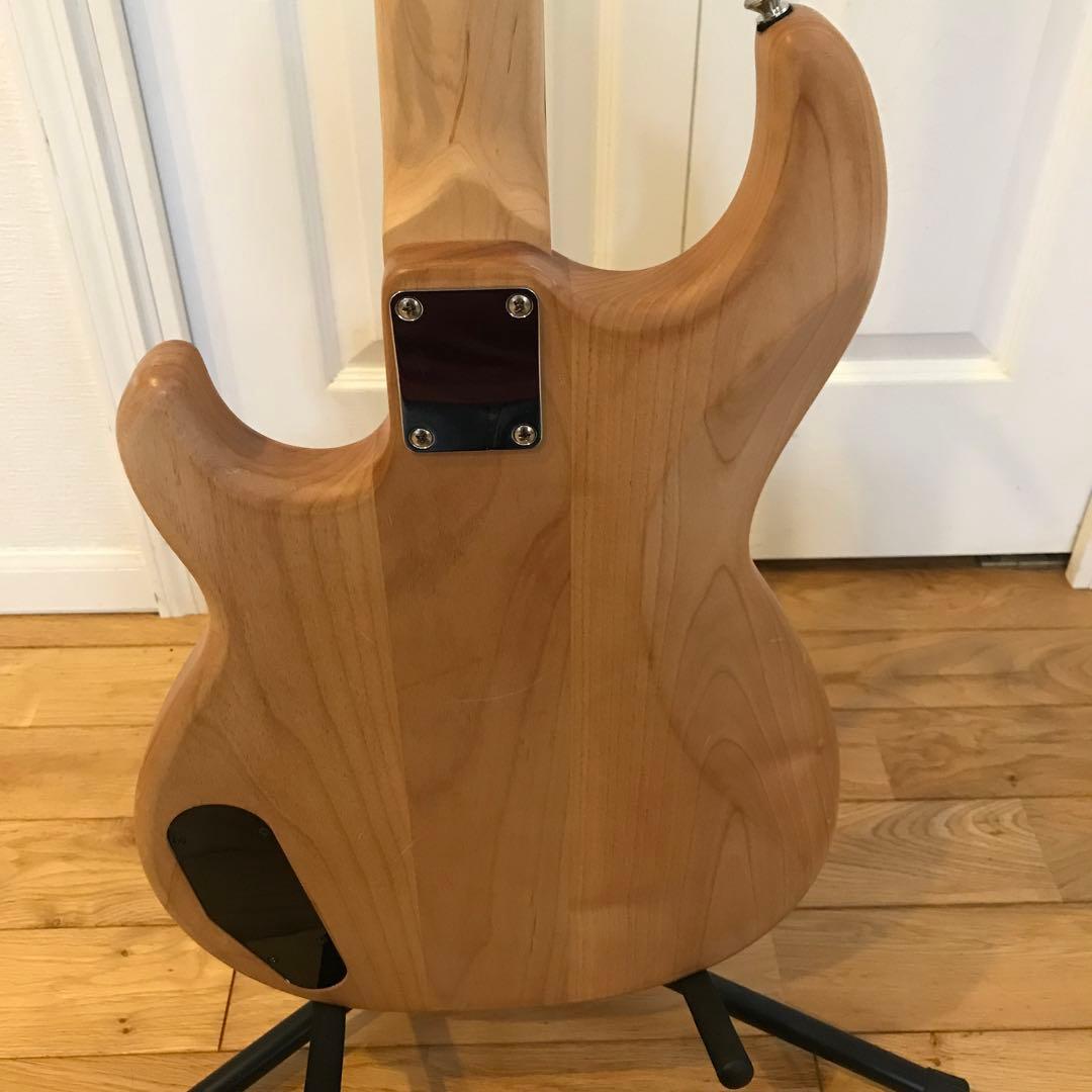 むーみんYamaha Broadbass 4弦エレキベース