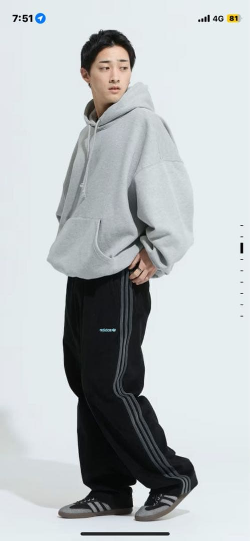 adidas originals コーデュロイパンツ ブラック