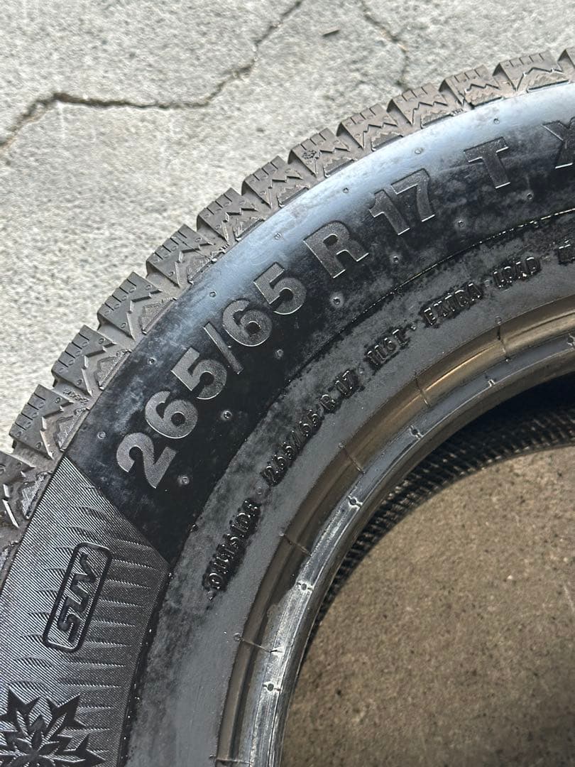 ランクル プラド コンチネンタル 265/65R17 4本 スタッドレス
