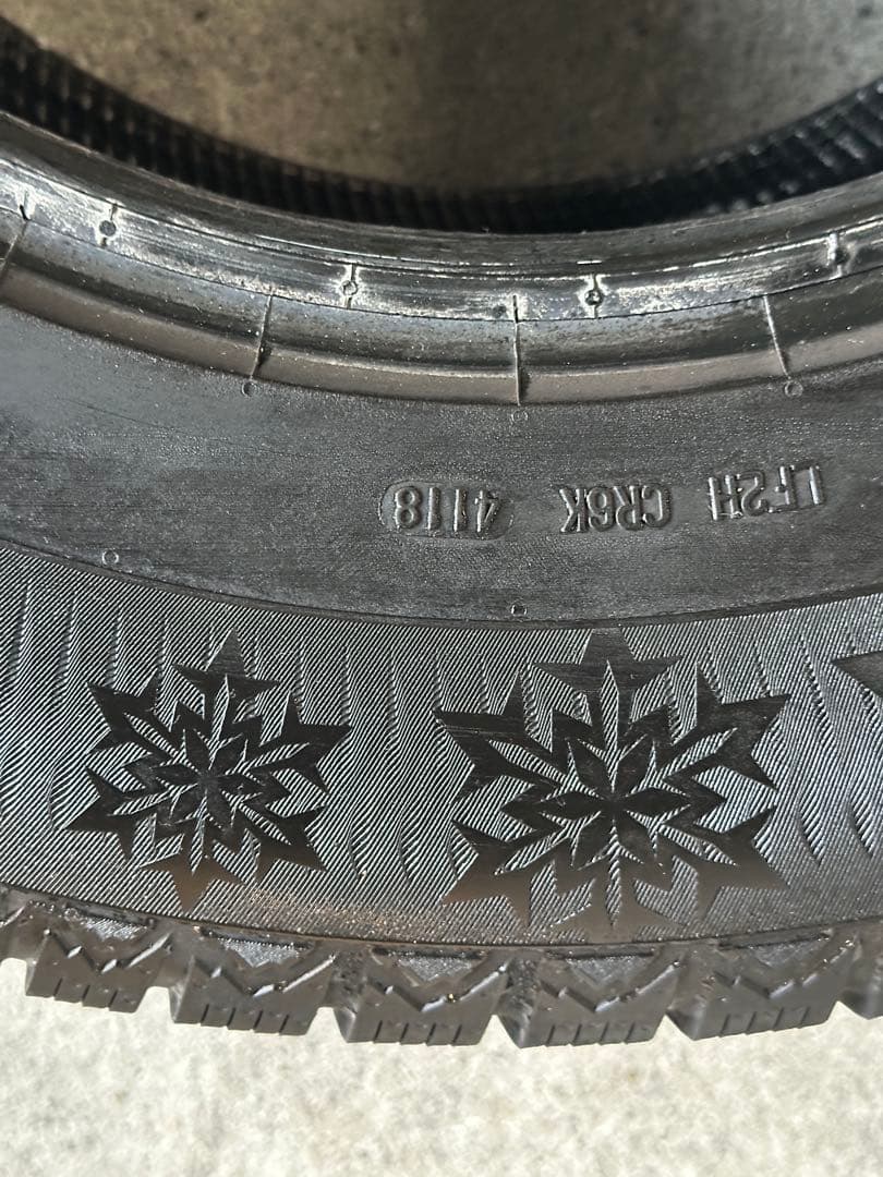ランクル プラド コンチネンタル 265/65R17 4本 スタッドレス