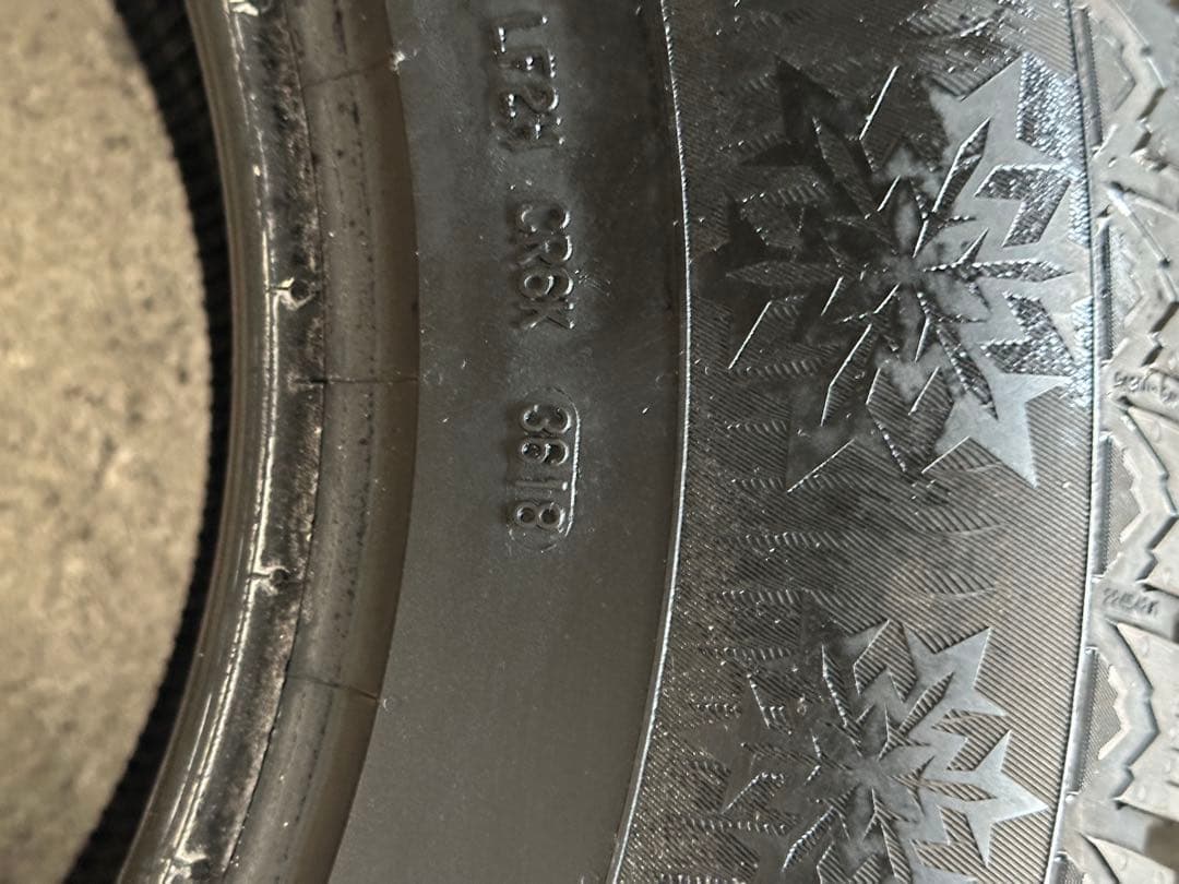 ランクル プラド コンチネンタル 265/65R17 4本 スタッドレス