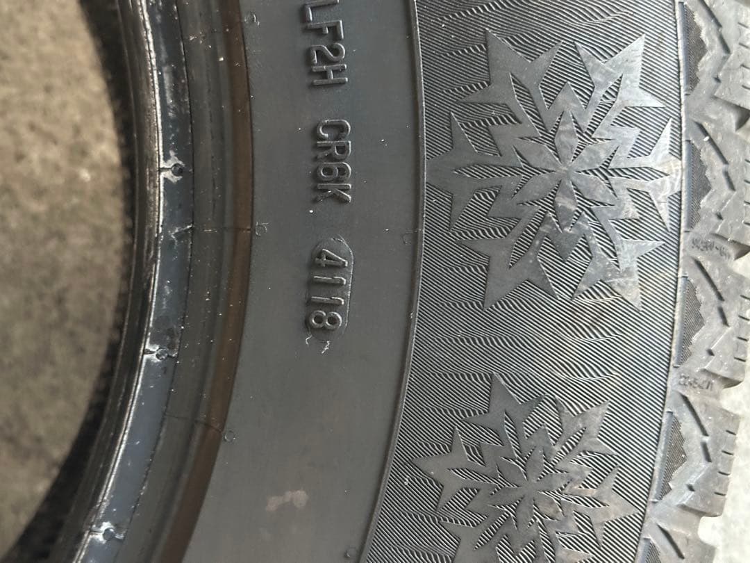 ランクル プラド コンチネンタル 265/65R17 4本 スタッドレス
