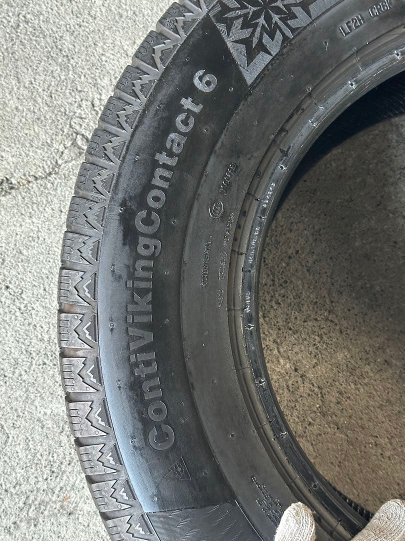 ランクル プラド コンチネンタル 265/65R17 4本 スタッドレス