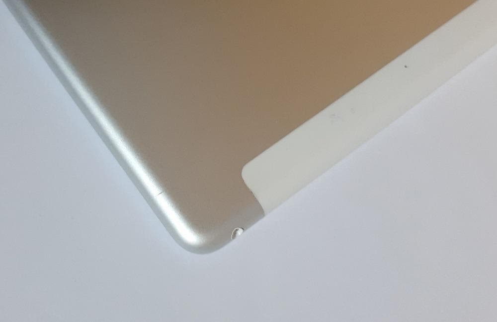 iPad 第5世代 電池容量95％ 32GB A1823 セルラー シルバー