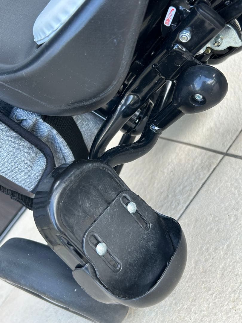 コンポフィット アイデス 三輪車 グレー