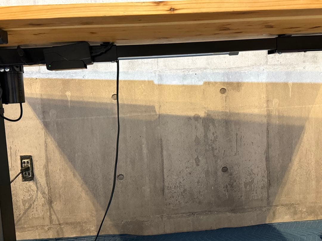 attsu Kanademono 無垢杉板　電動昇降 スタンディングデスク