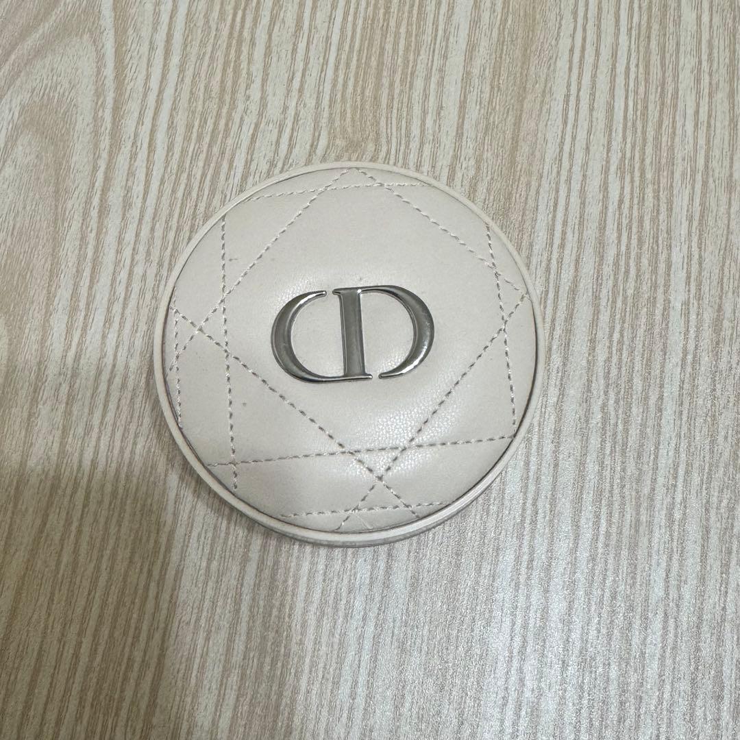 DIOR クッションパウダー　ラベンダー