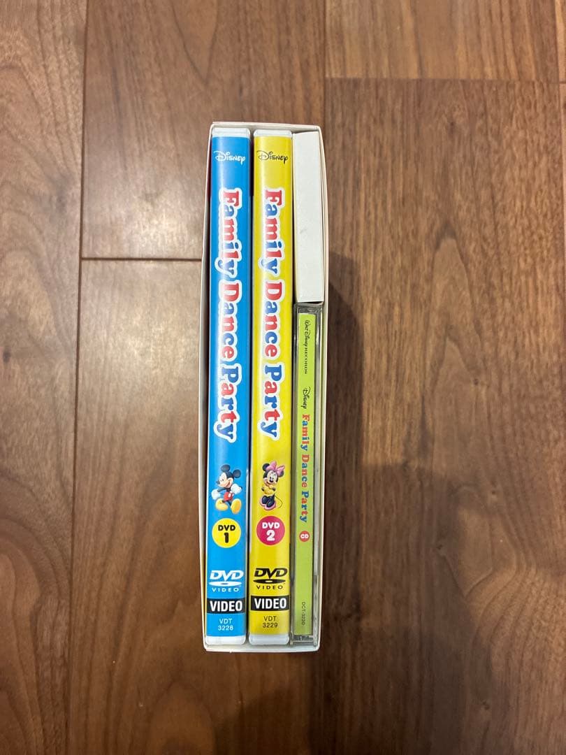 Disney Family Dance Party DVD 2枚組