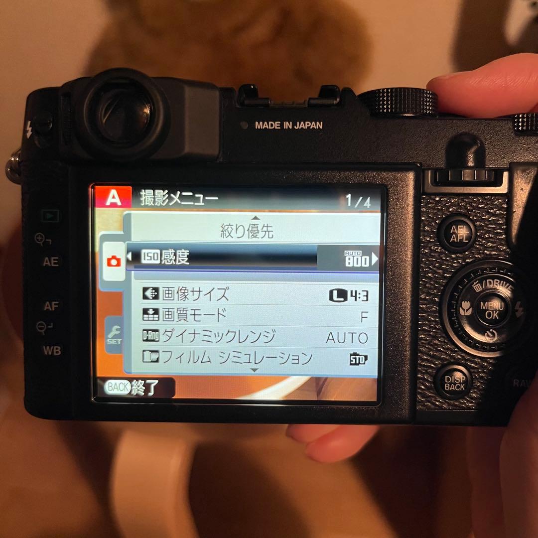 【お値下げ中】Fujifilm X10コンパクトデジタルカメラ ブラック