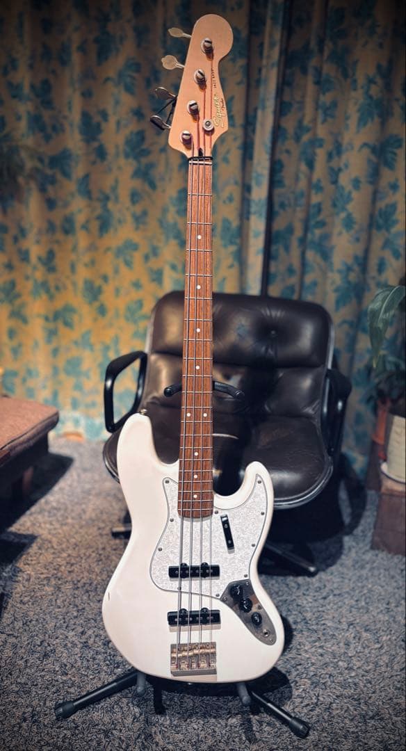 【値下げ】Squier jazz bass Classic Vibe 60s