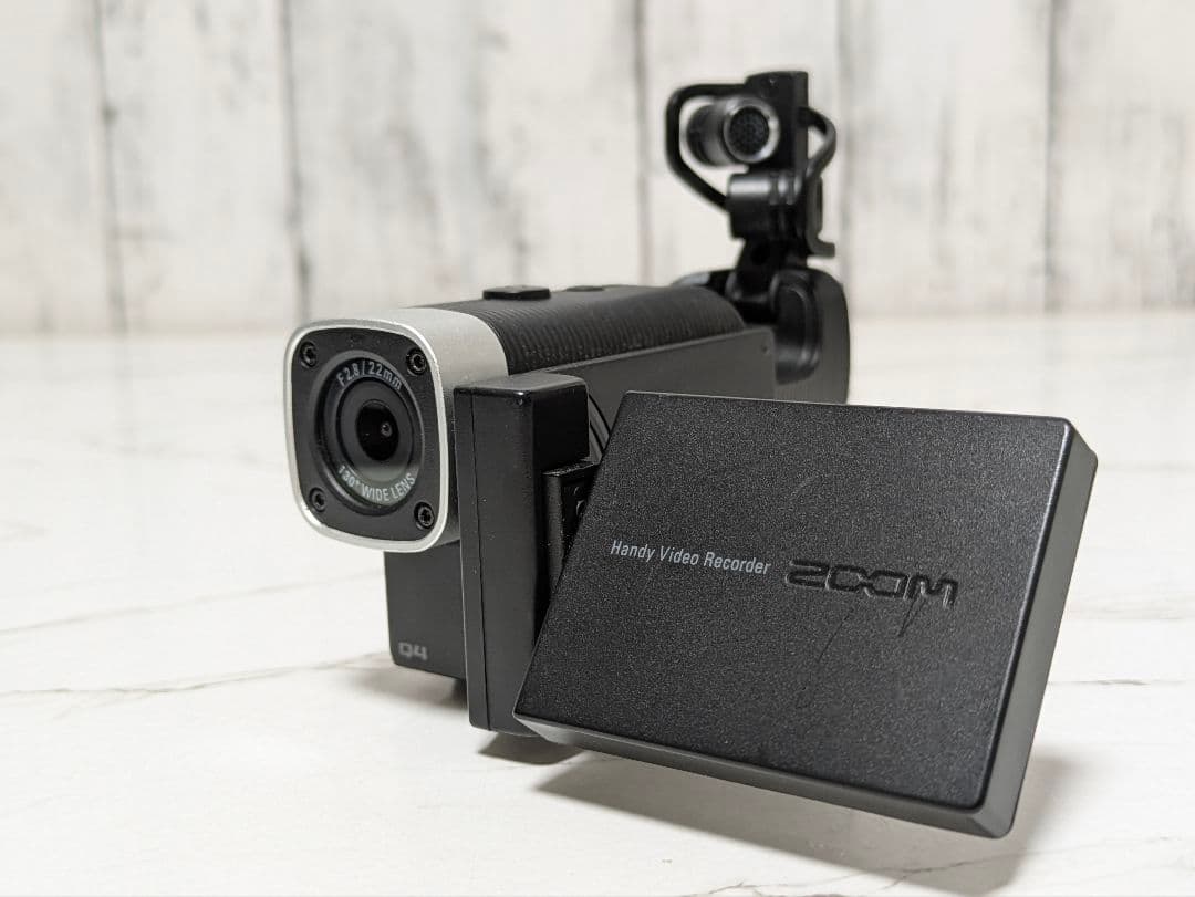ZOOM　Q4　ハンディビデオレコーダー