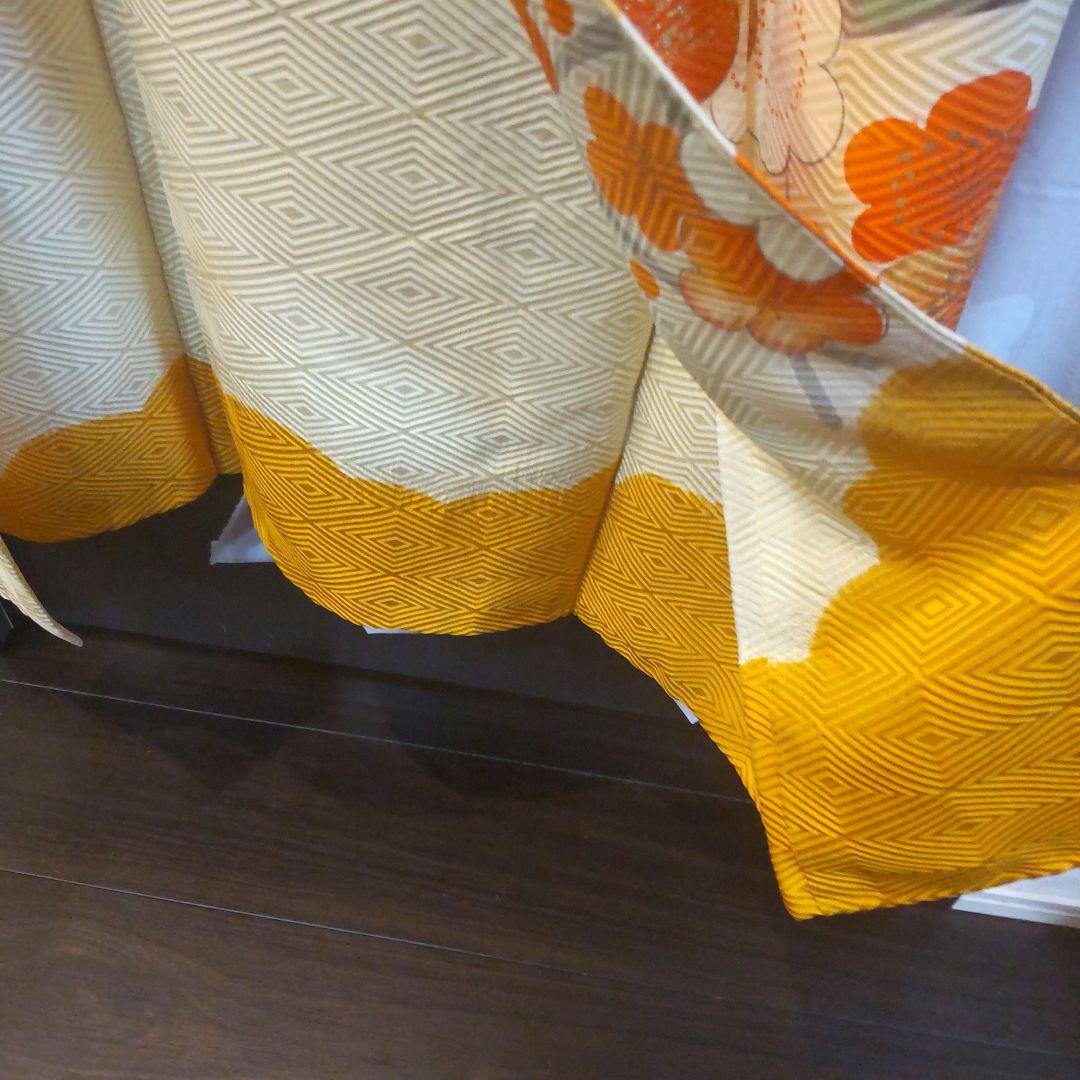 クリーム色　振り袖