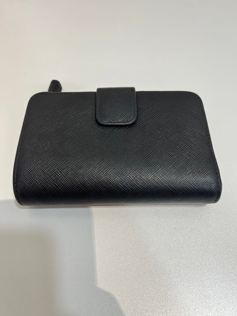 PRADA ブラックレザー 二つ折り財布