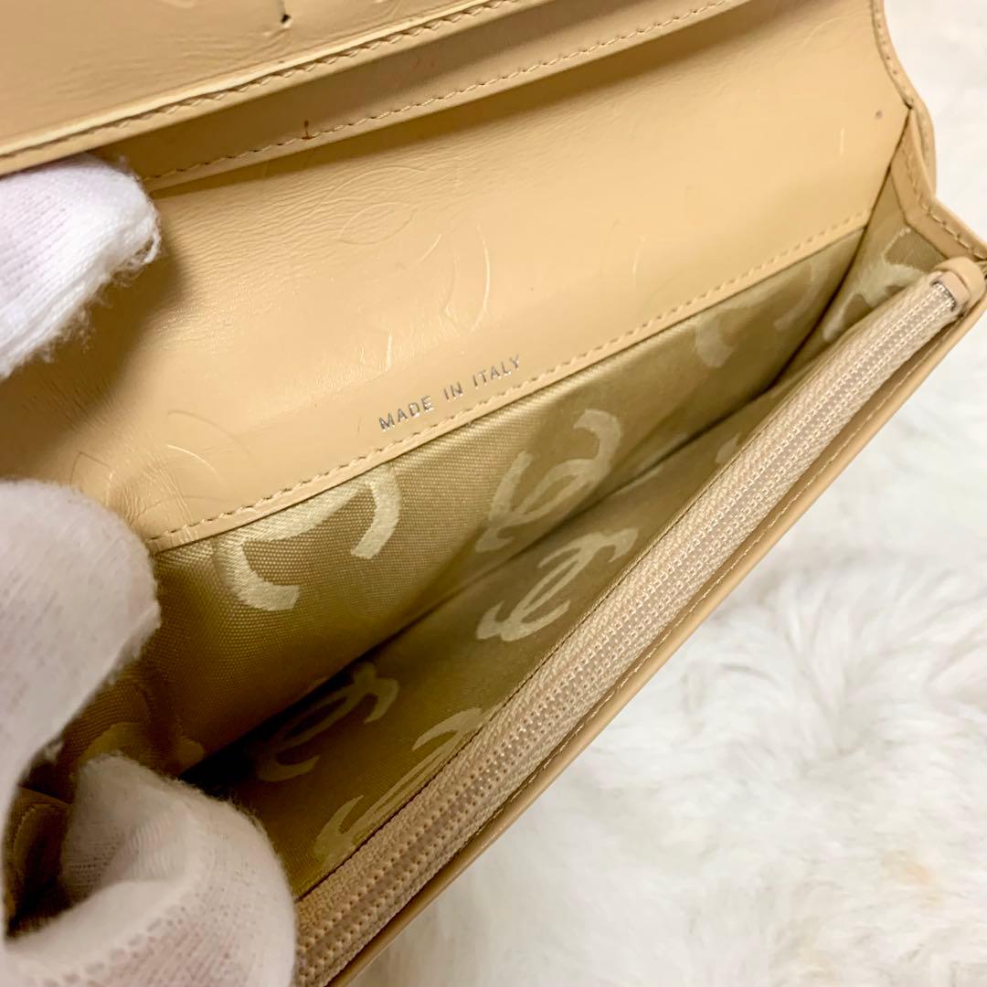 コッシー様CHANEL カンボンライン 二つ折り財布　黒　ベージュ