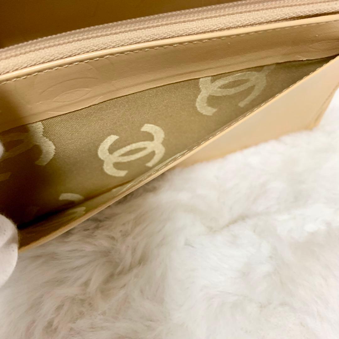 コッシー様CHANEL カンボンライン 二つ折り財布　黒　ベージュ