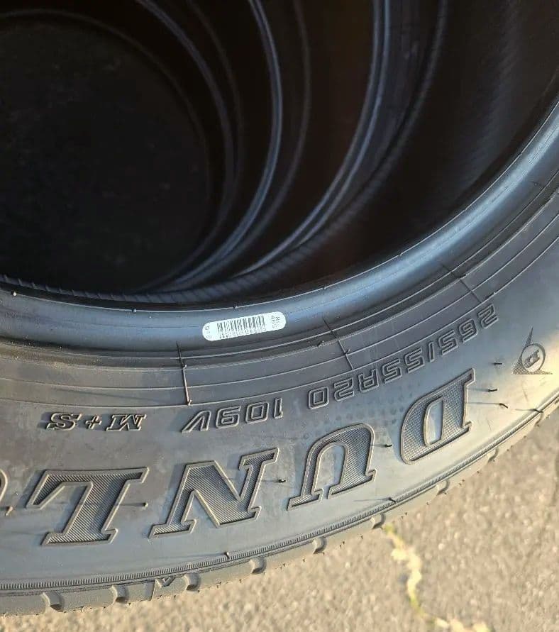 ランドクルーザー300用 新車外しタイヤ4本セット 265/55R20送料込み！
