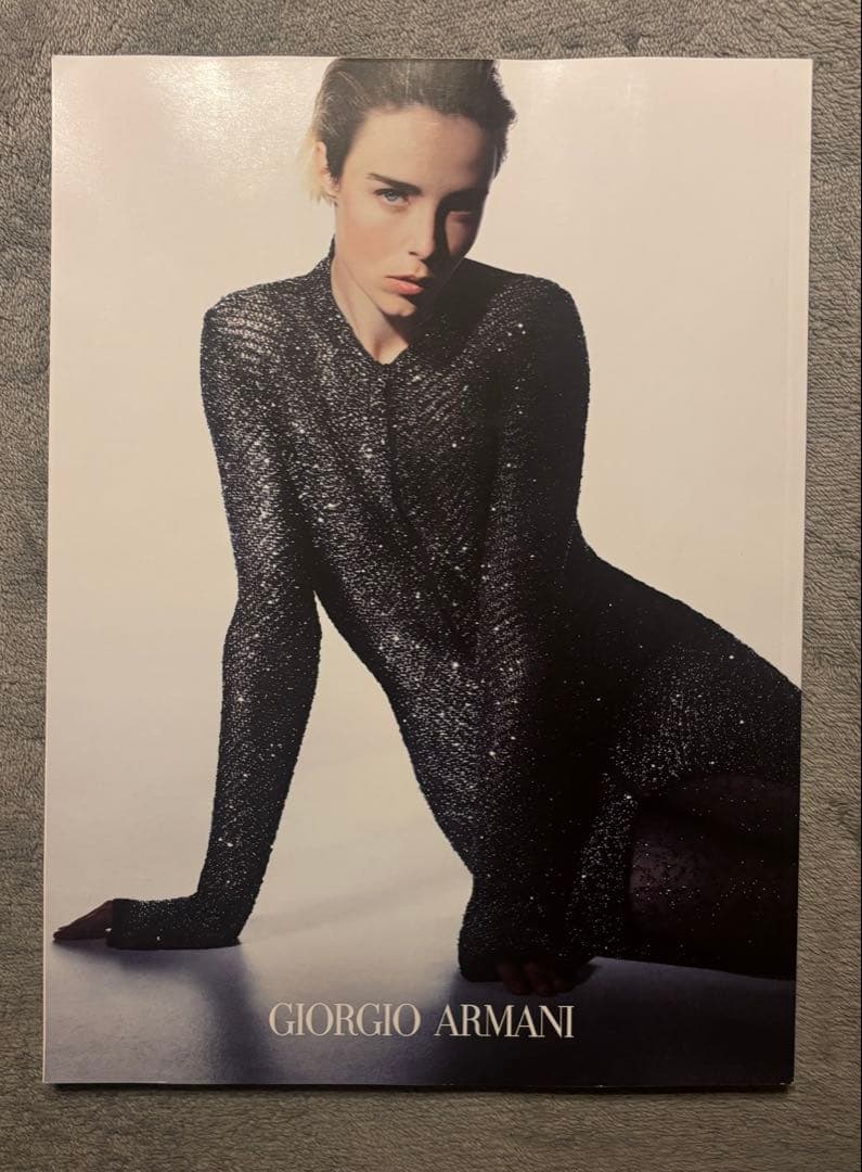 VOGUE ITALIA 10月号 Sabrina Carpenter