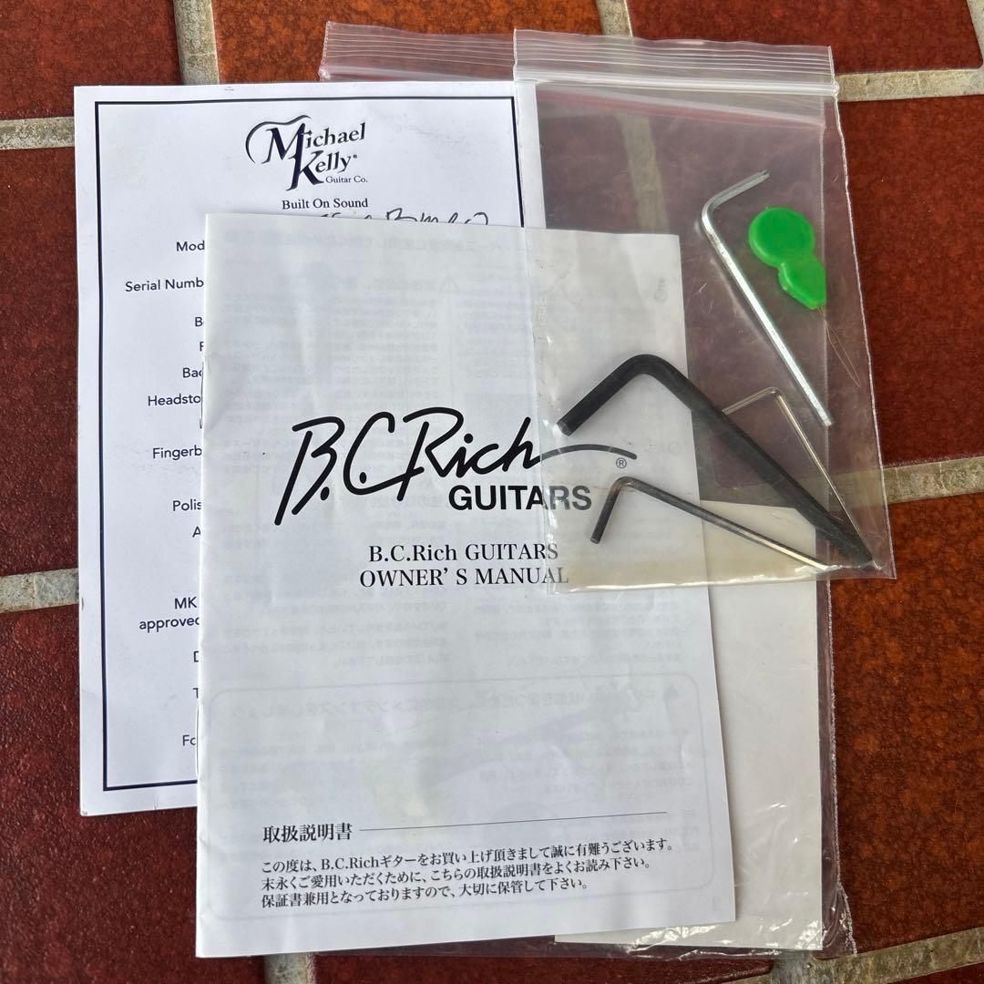 B.C.Rich HERITAGE CLASSIC 4弦
