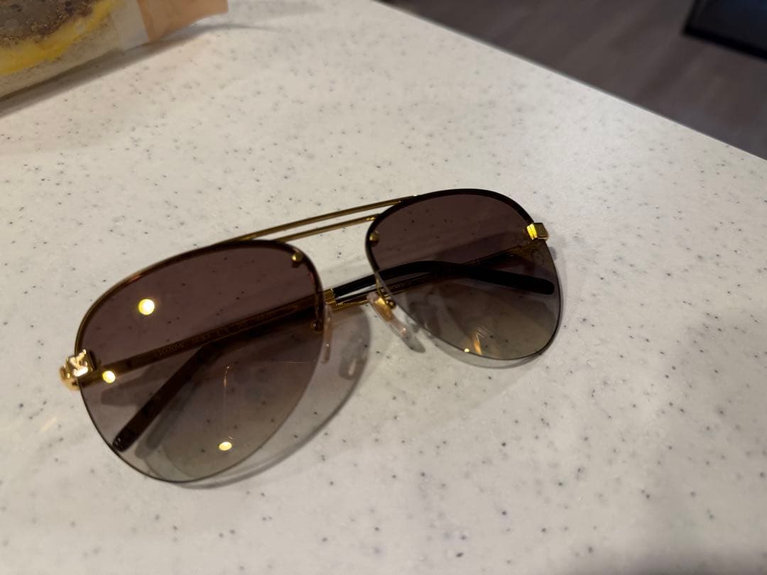 SamLOUIS VUITTON サングラス:クロックワイズ ゴールド