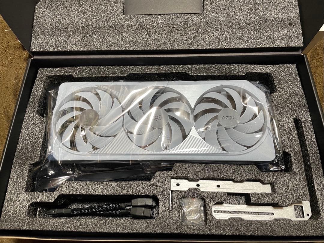 GIGABYTE AERO OC 4090 グラフィックボード