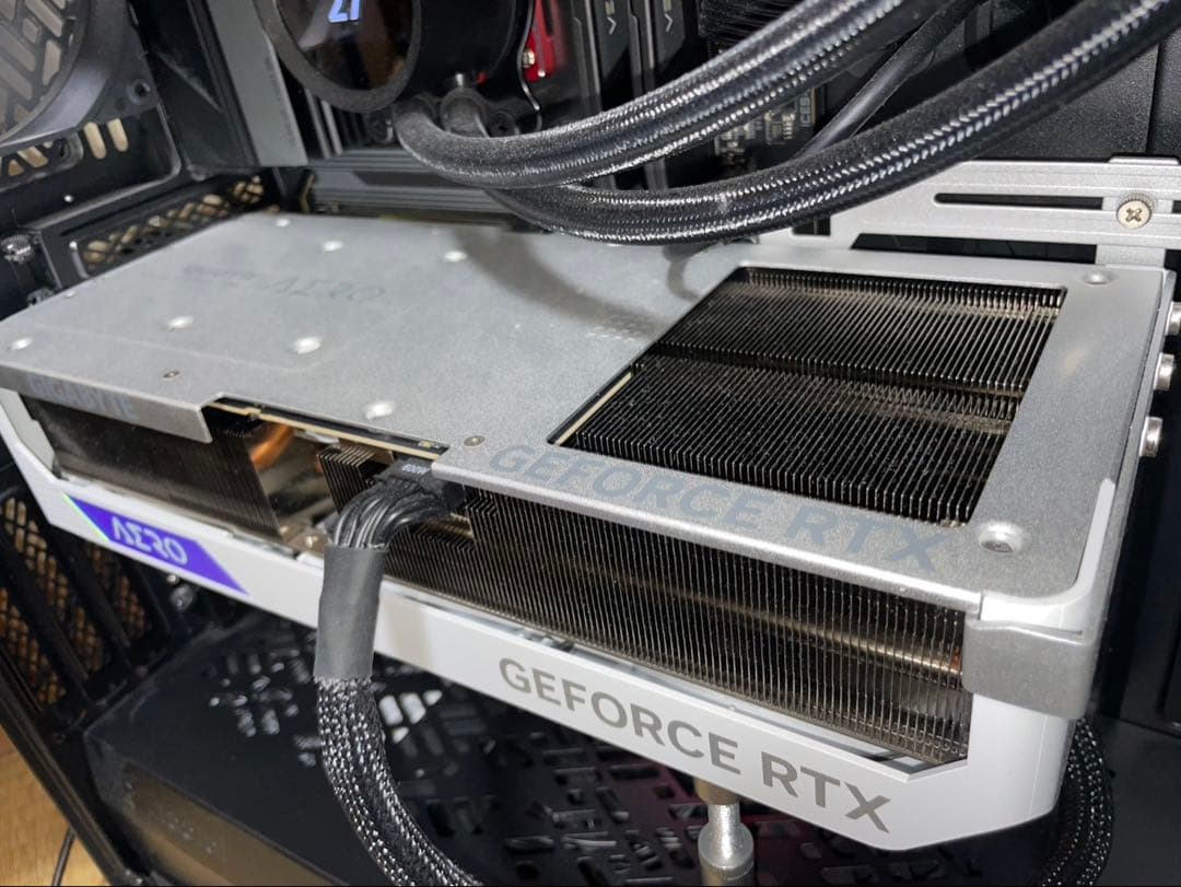 GIGABYTE AERO OC 4090 グラフィックボード