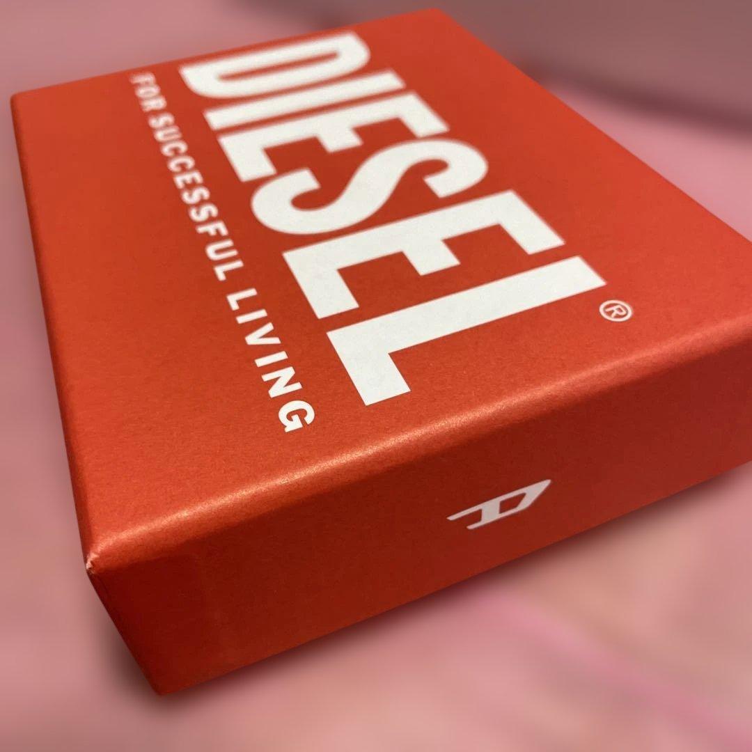 新品未使用　DIESEL ディーゼル 折り財布 限定品 ピンク Dメタル