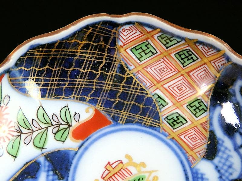 大聖寺伊万里　染錦　捻り紋　払子に芭蕉葉の図　豆皿　B053S-fbbl