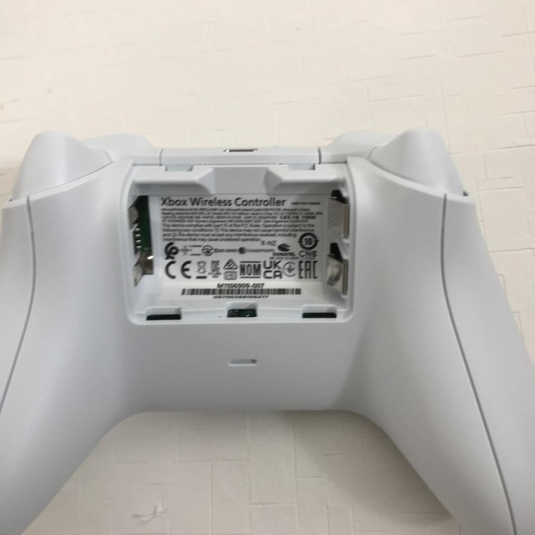 【未使用】Xbox ワイヤレス コントローラー (ロボット ホワイト)