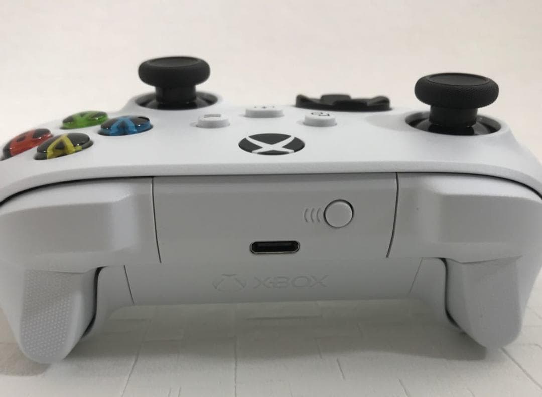 【未使用】Xbox ワイヤレス コントローラー (ロボット ホワイト)