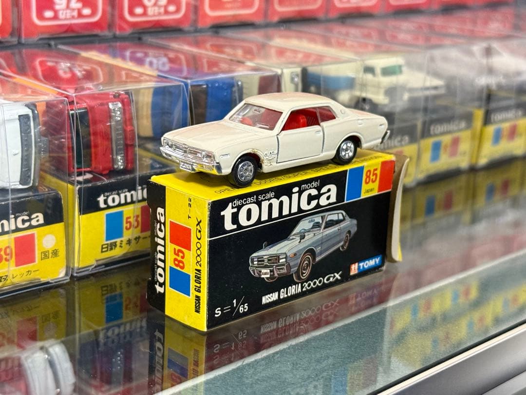 トミカ ニッサン グロリア 2000GX 日本製 黒箱